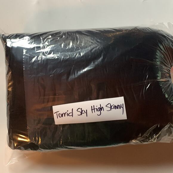 Torrid Premium Sky High Skinny Black Jeans TALL Size 24T - Picture 7 of 8